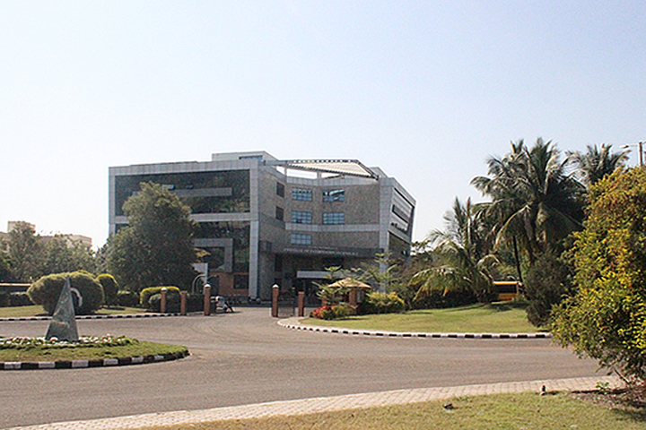 https://cache.careers360.mobi/media/colleges/social-media/media-gallery/7830/2019/6/7/Campus View of Vidya Pratishthan Institute of Information Technology Pune_Campus-View.jpg